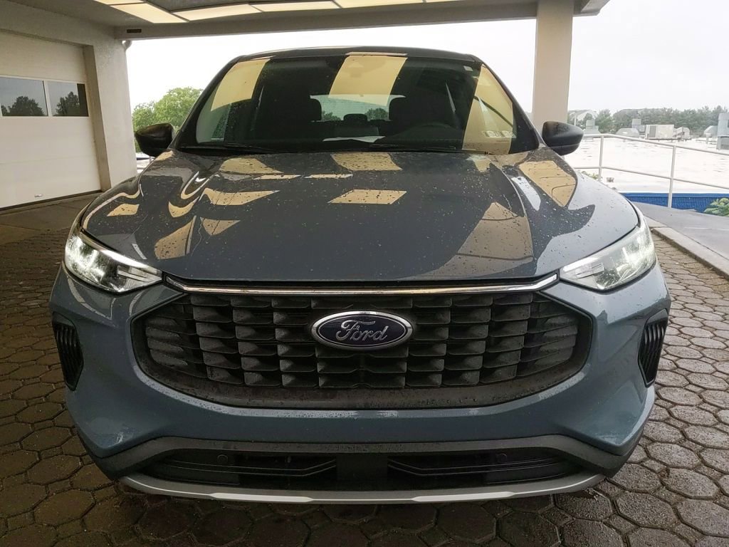 Used 2024 Ford Escape Active AWD/4WD image 2