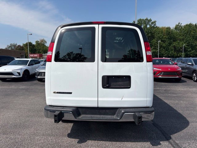Used 2025 Chevrolet Express 2500 w/ Driver Convenience Package RWD image 4