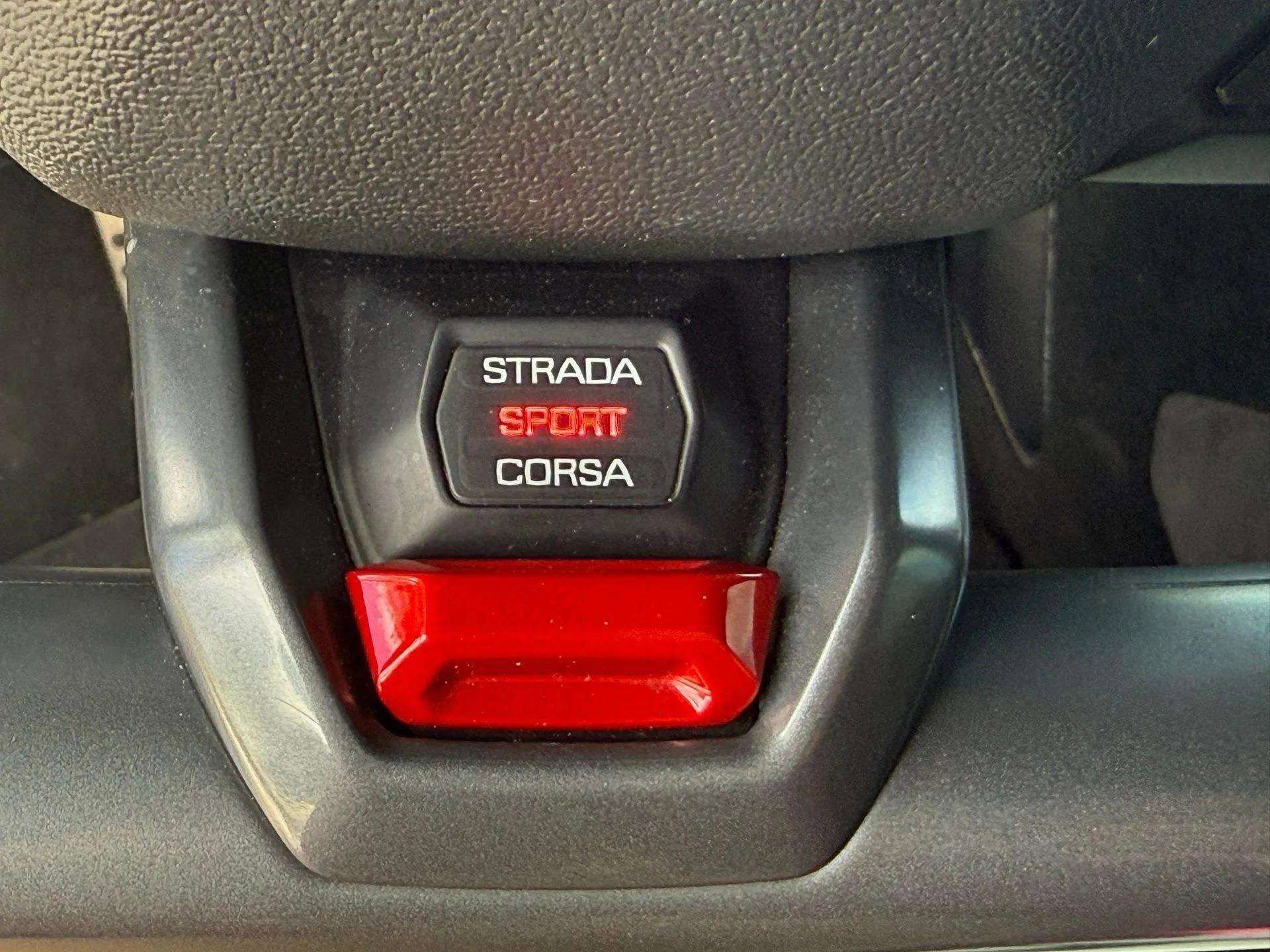 Used 2016 Lamborghini Huracan LP 610-4 AWD/4WD image 41