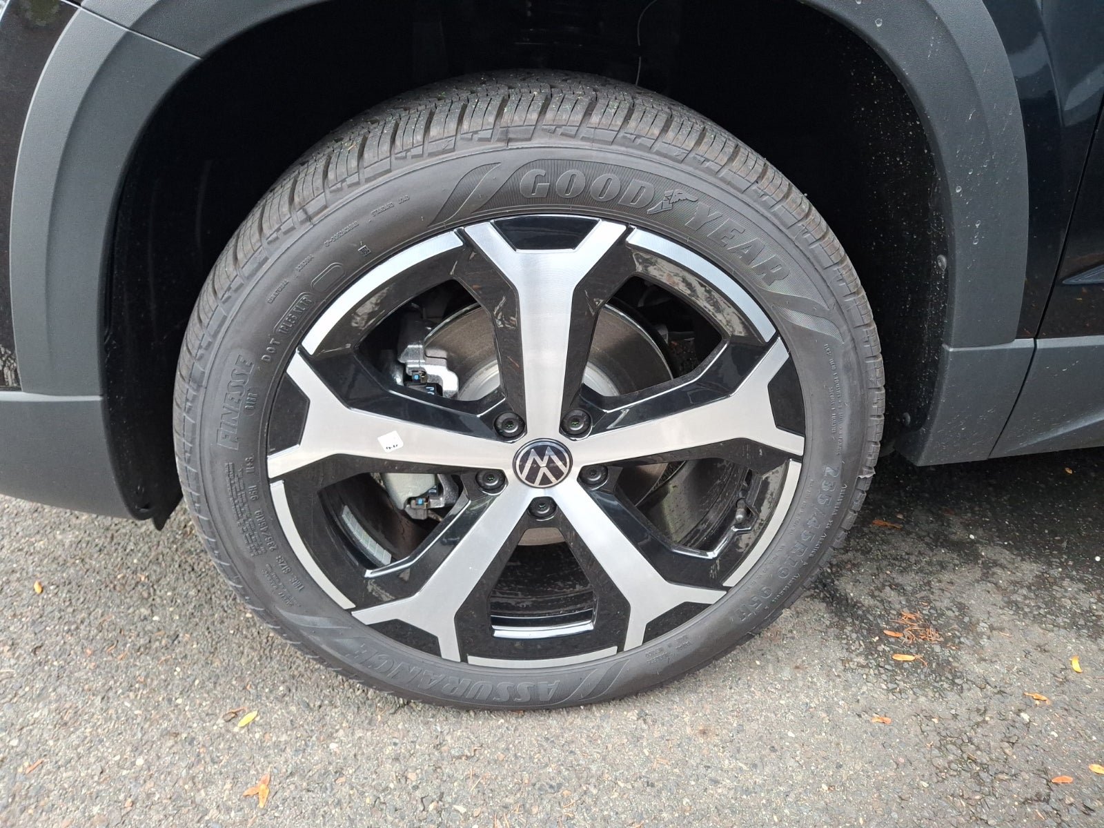 New 2027 Volkswagen Taos SEL AWD/4WD image 4