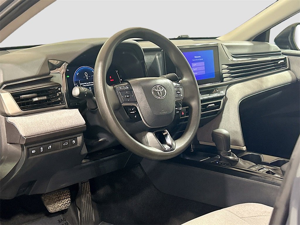 Used 2025 Toyota Camry LE w/ Convenience Package image 7