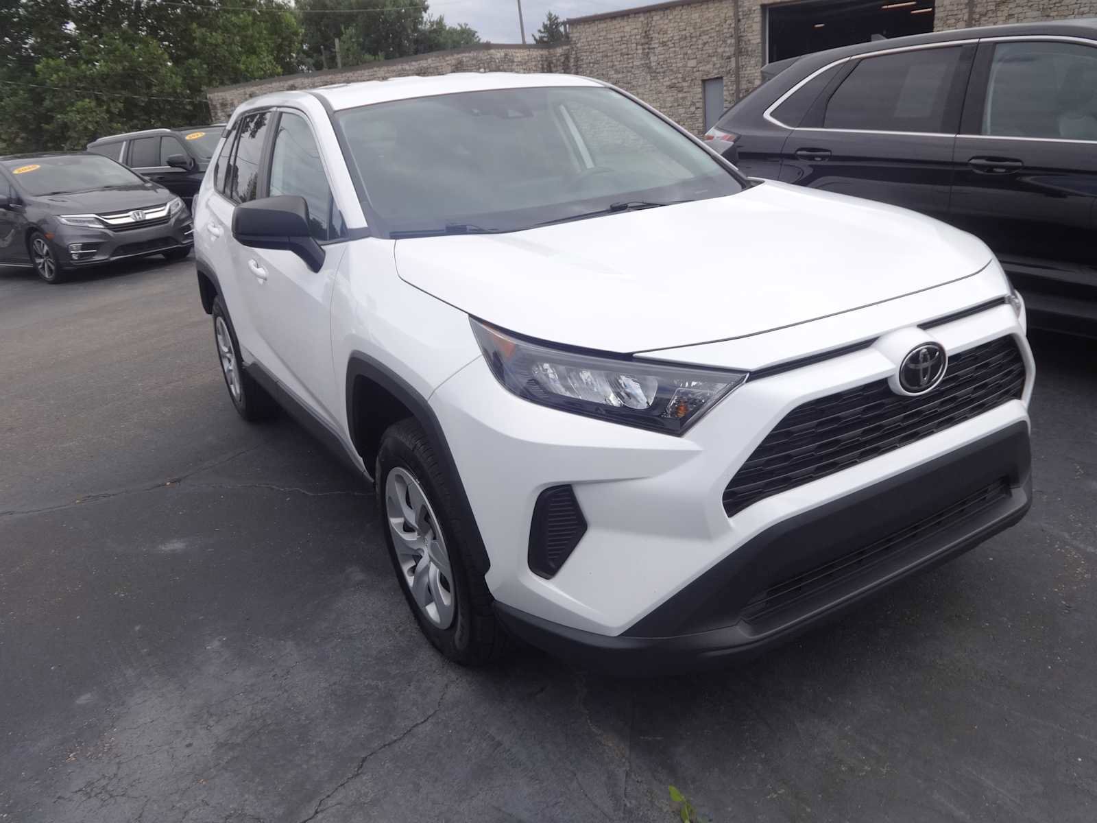 Used 2022 Toyota RAV4 LE image 1