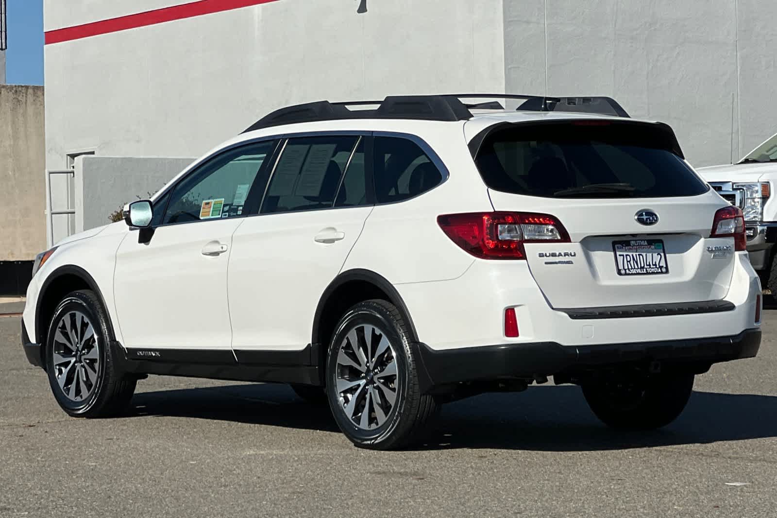 Used 2016 Subaru Outback 2.5i Limited AWD/4WD image 7