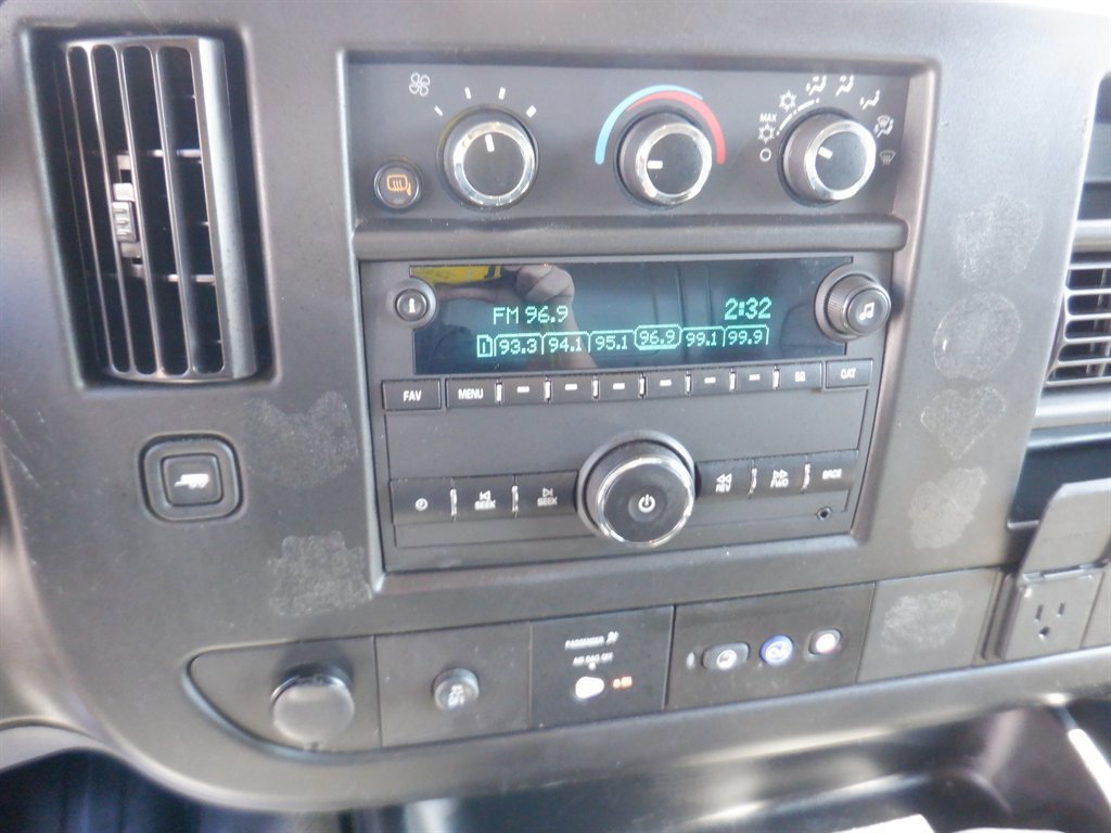 Used 2023 GMC Savana 2500 w/ Driver Convenience Package image 17