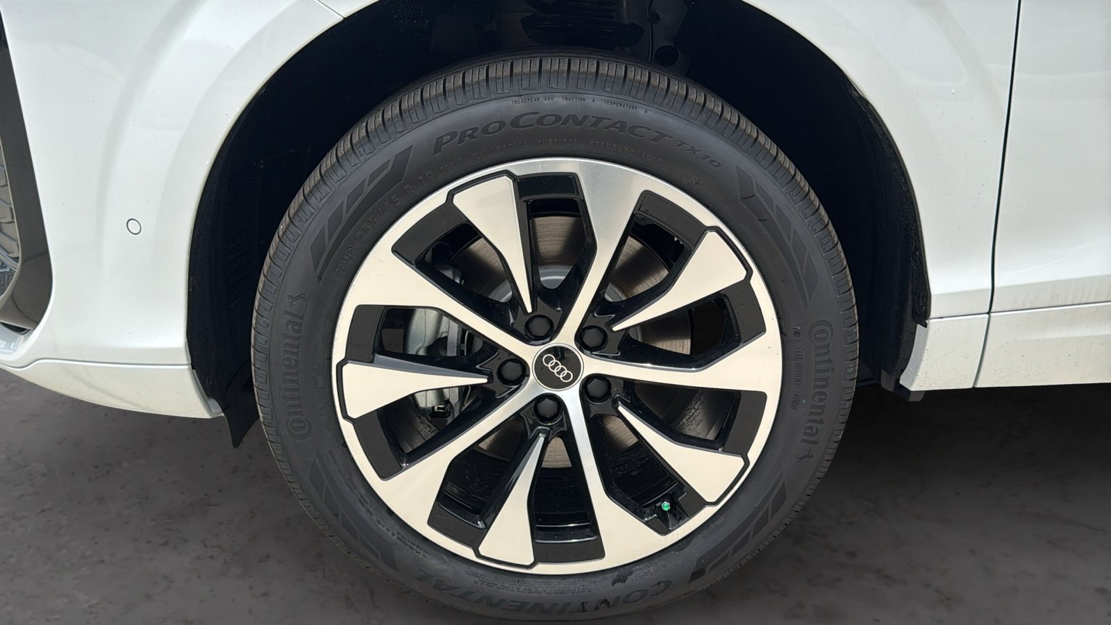 New 2026 Audi Q3 quattro 2.0T AWD/4WD image 25