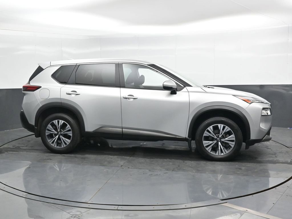 Used 2023 Nissan Rogue SV image 5