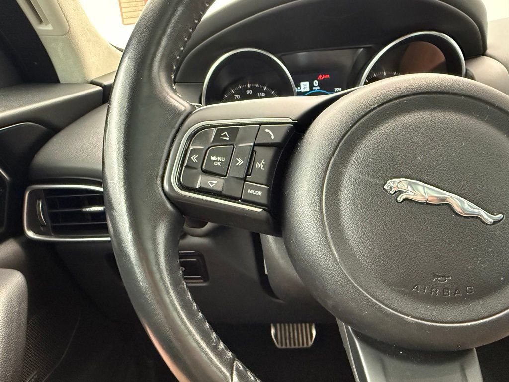 Used 2019 Jaguar F-PACE Premium AWD/4WD image 47