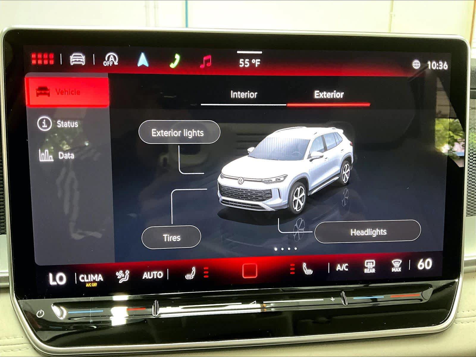 Certified 2025 Volkswagen Tiguan SE FWD image 36