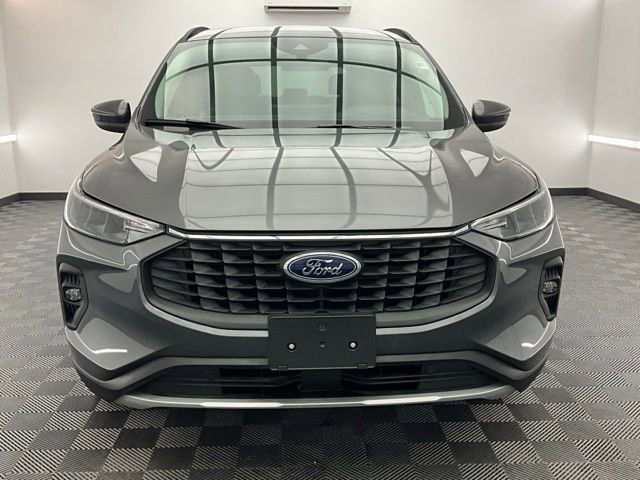 Used 2025 Ford Escape SE FWD image 2