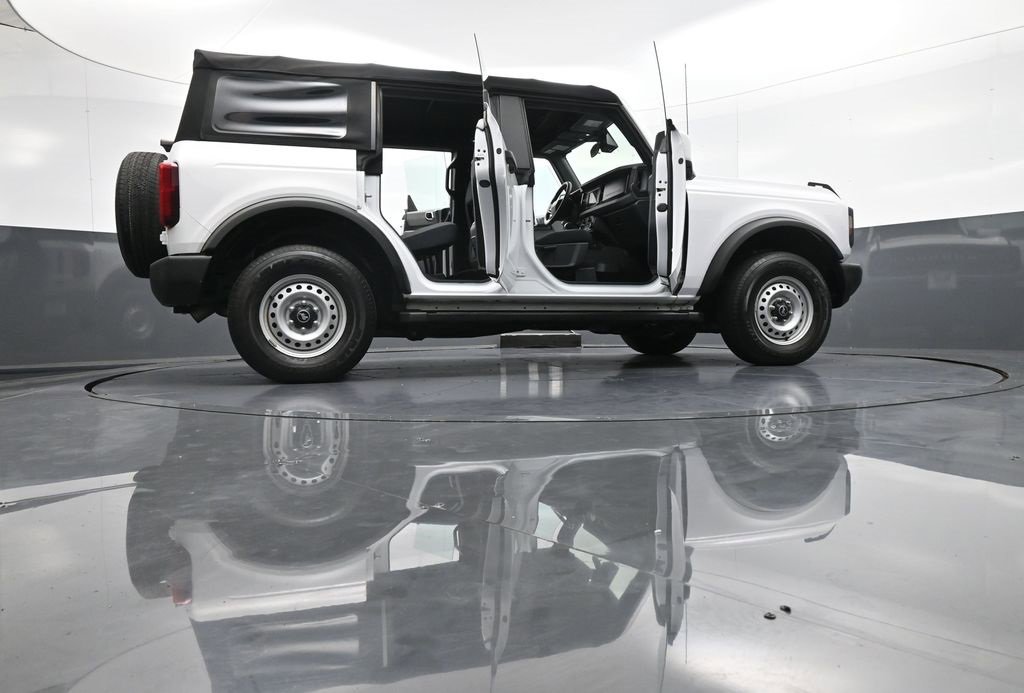 Used 2021 Ford Bronco Base image 50