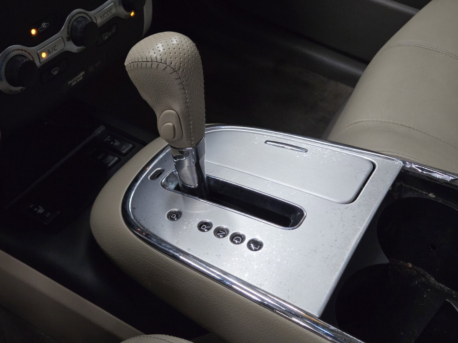 Used 2009 Nissan Murano SL w/ Leather Pkg image 19