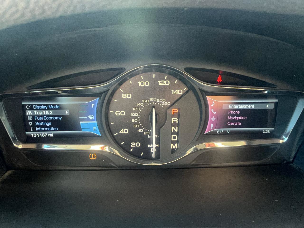 Used 2011 Lincoln MKX AWD w/ Sight & Sound Pkg image 9