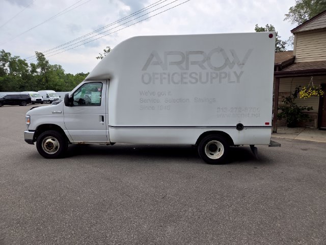 Used 2018 Ford E-350 and Econoline 350 Super Duty w/ Power Windows & Locks Group RWD image 3