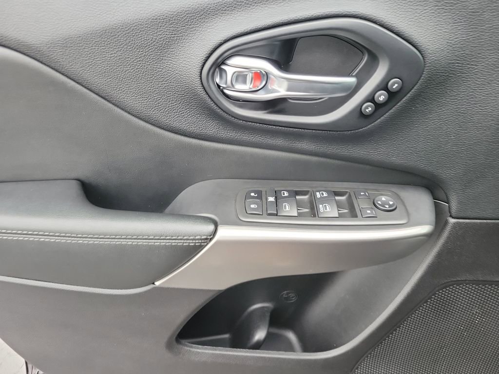 Used 2021 Jeep Cherokee High Altitude image 15