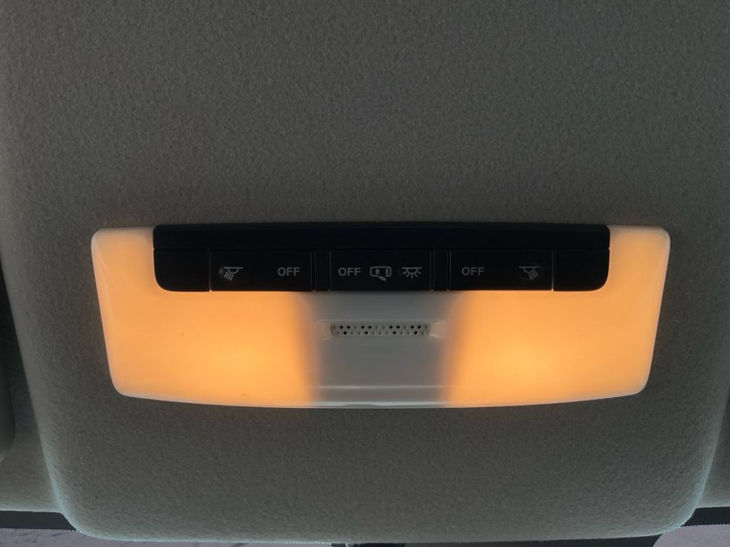 Used 2025 Nissan Versa SV FWD image 11