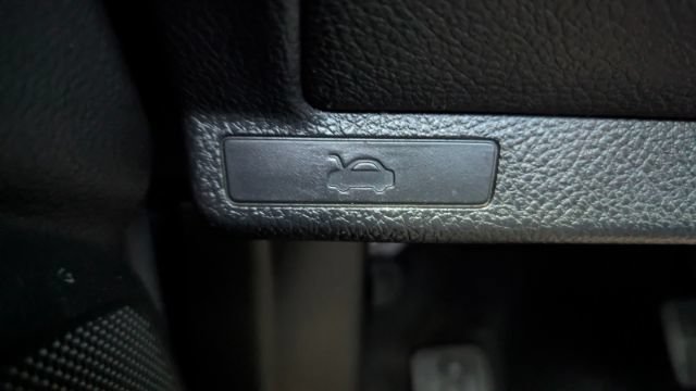 Used 2017 Subaru Forester 2.5i Touring AWD/4WD image 35