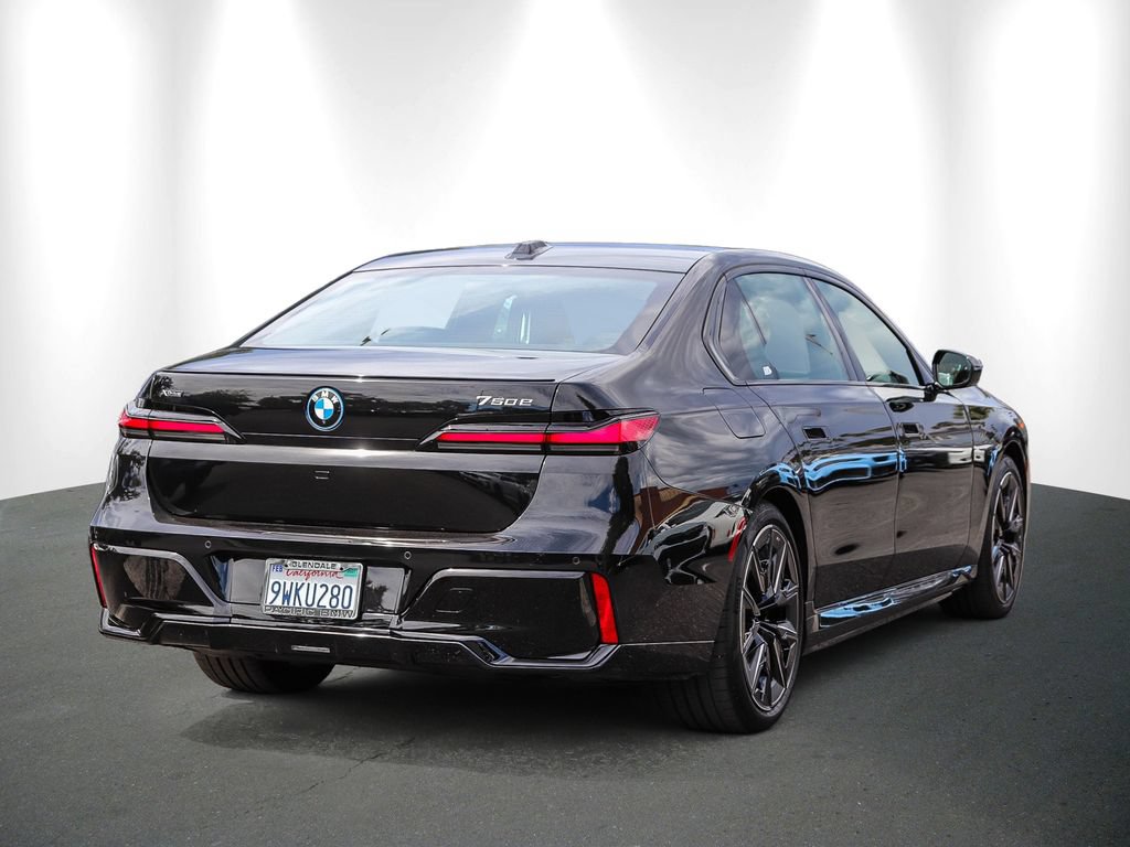 Used 2026 BMW 750e xDrive AWD/4WD image 6