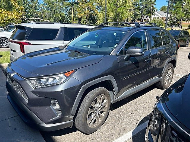 Used 2019 Toyota RAV4 XLE Premium FWD image 17