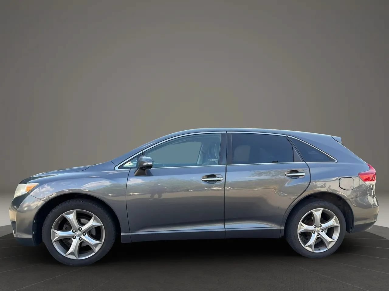 Used 2013 Toyota Venza XLE w/ Tow Prep Pkg AWD/4WD image 8