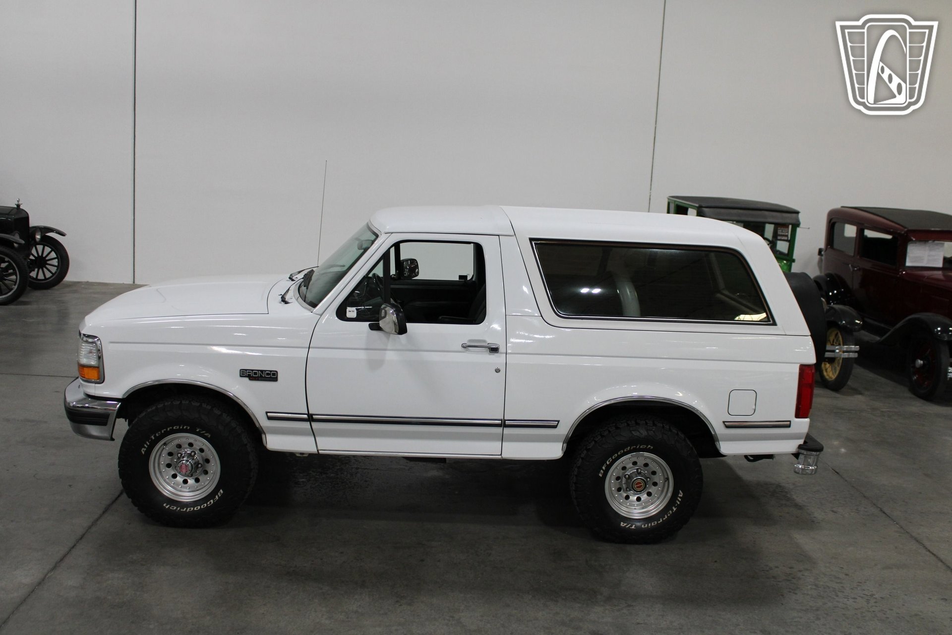 Used 1992 Ford Bronco XLT image 14