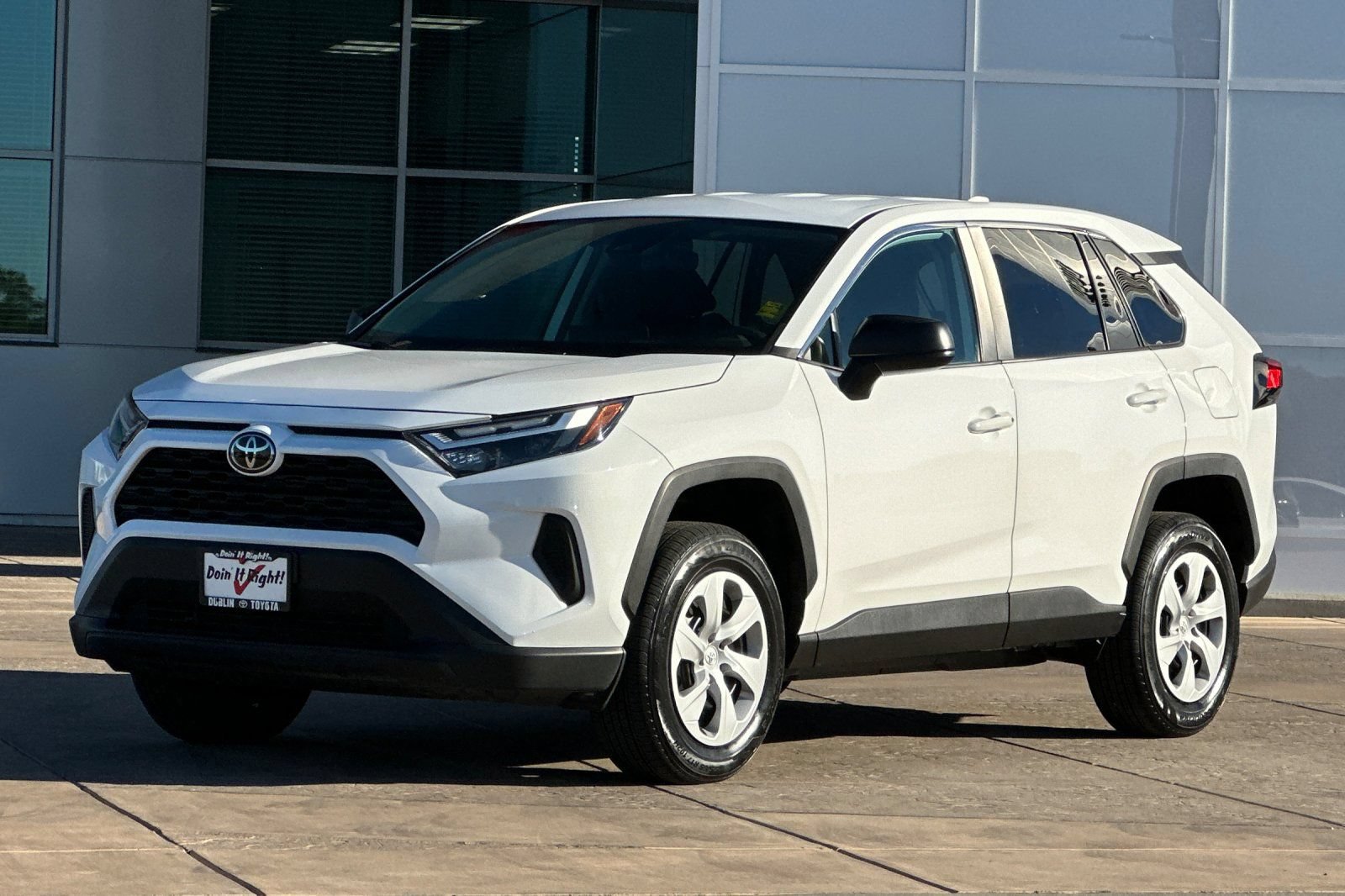 Used 2024 Toyota RAV4 LE AWD/4WD image 8