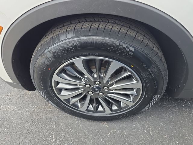 Used 2023 Lincoln Nautilus FWD image 7