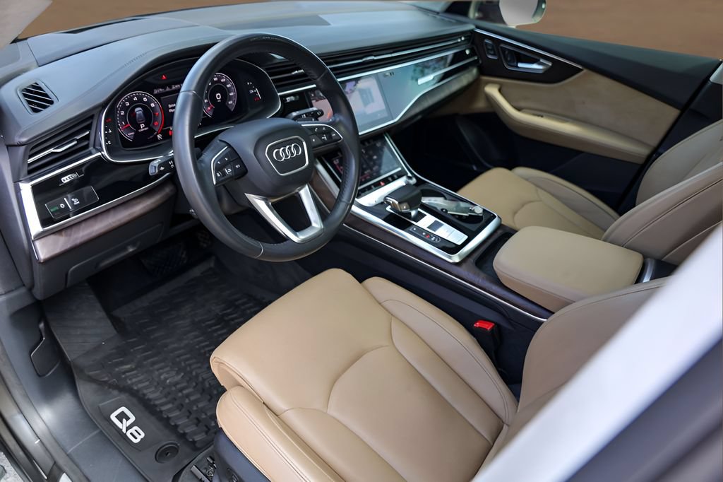 Used 2019 Audi Q8 Prestige w/ Luxury Package AWD/4WD image 10