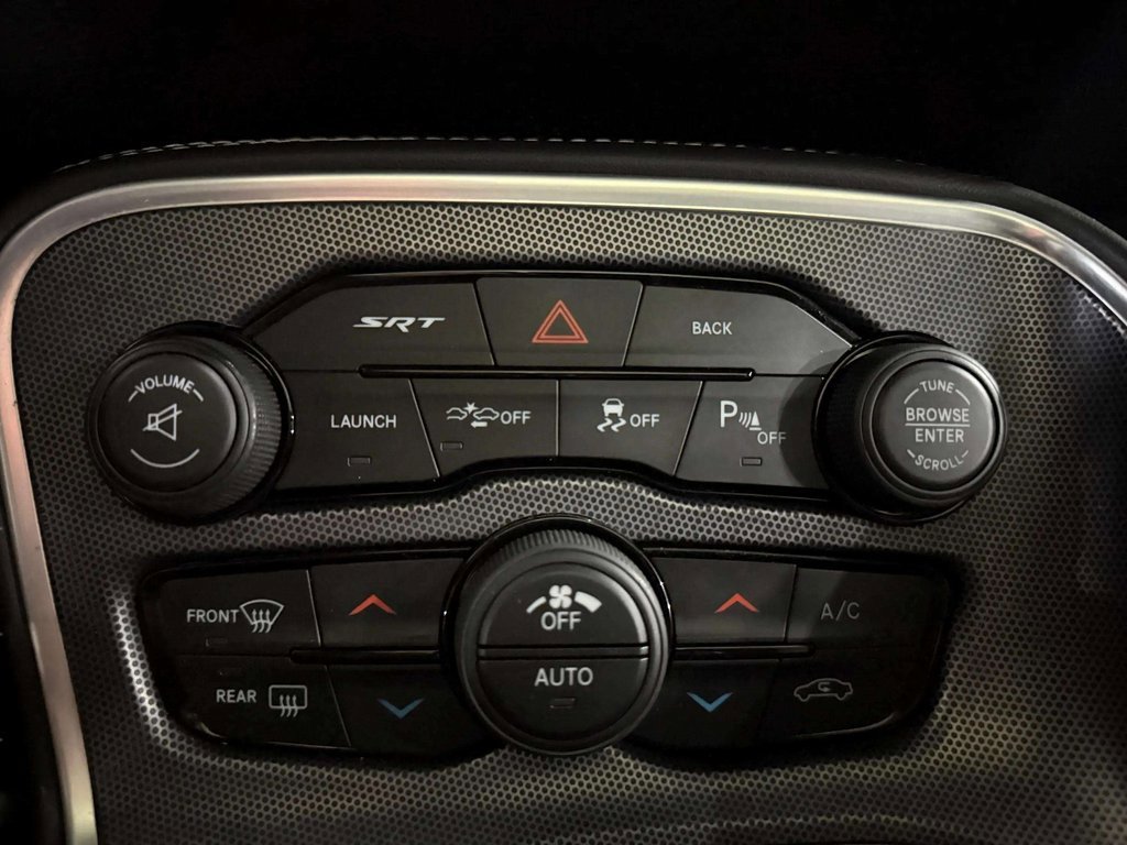 Used 2015 Dodge Challenger SRT w/ Technology Group image 7