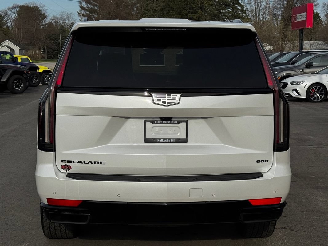 Used 2024 Cadillac Escalade Sport Platinum w/ LPO, ONYX Package AWD/4WD image 5