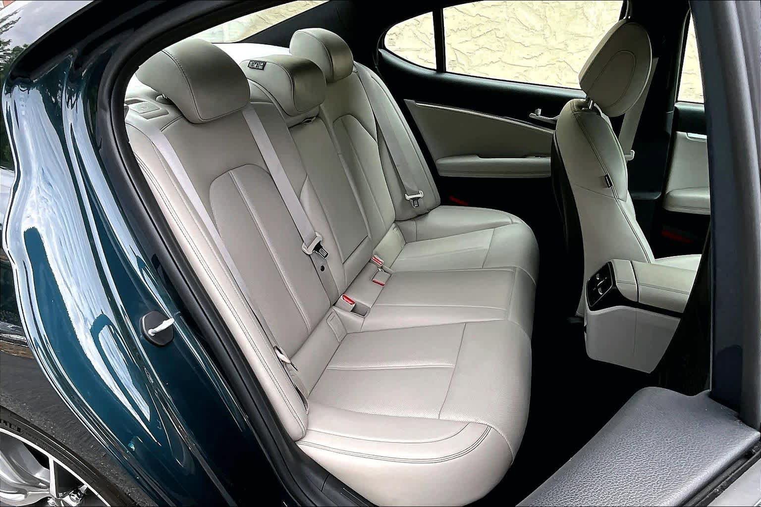 Used 2023 Genesis G70 2.0T RWD image 18