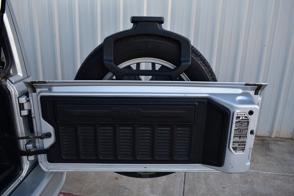 Used 2022 Jeep Wrangler Unlimited Sahara image 30