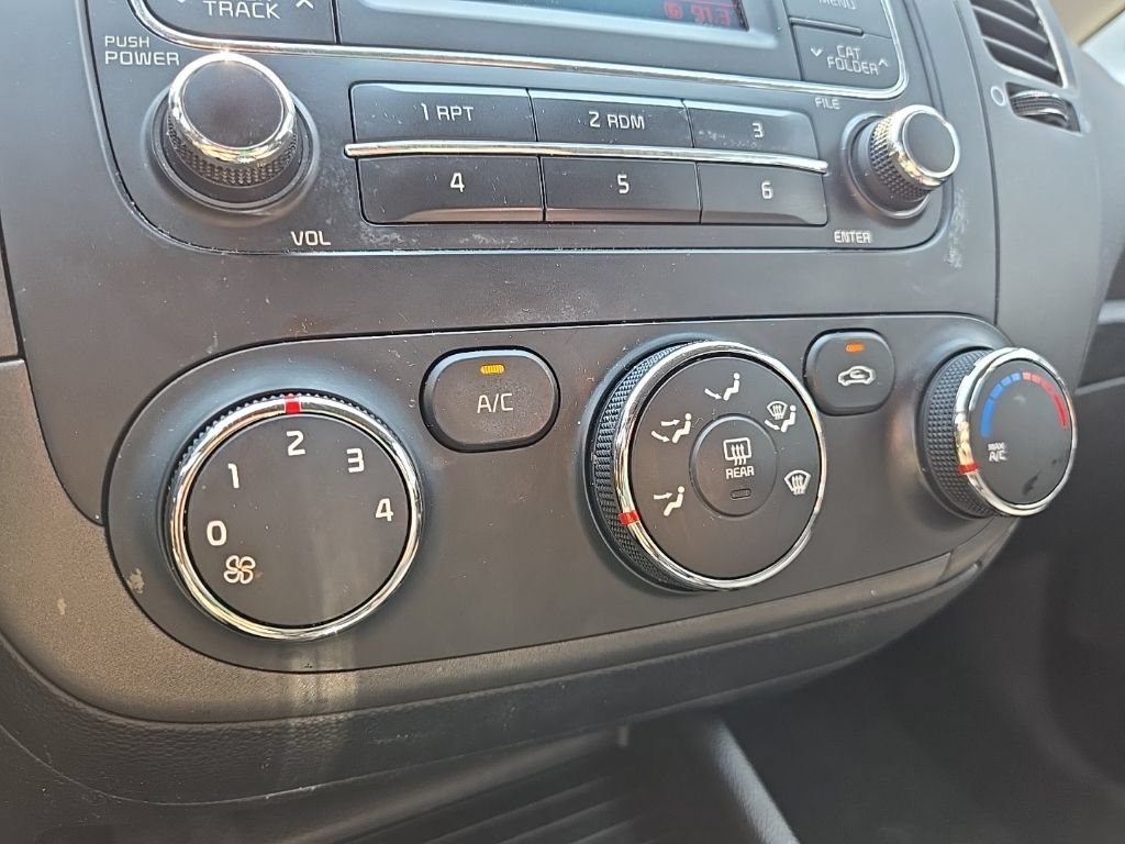 Used 2016 Kia Forte LX FWD image 25