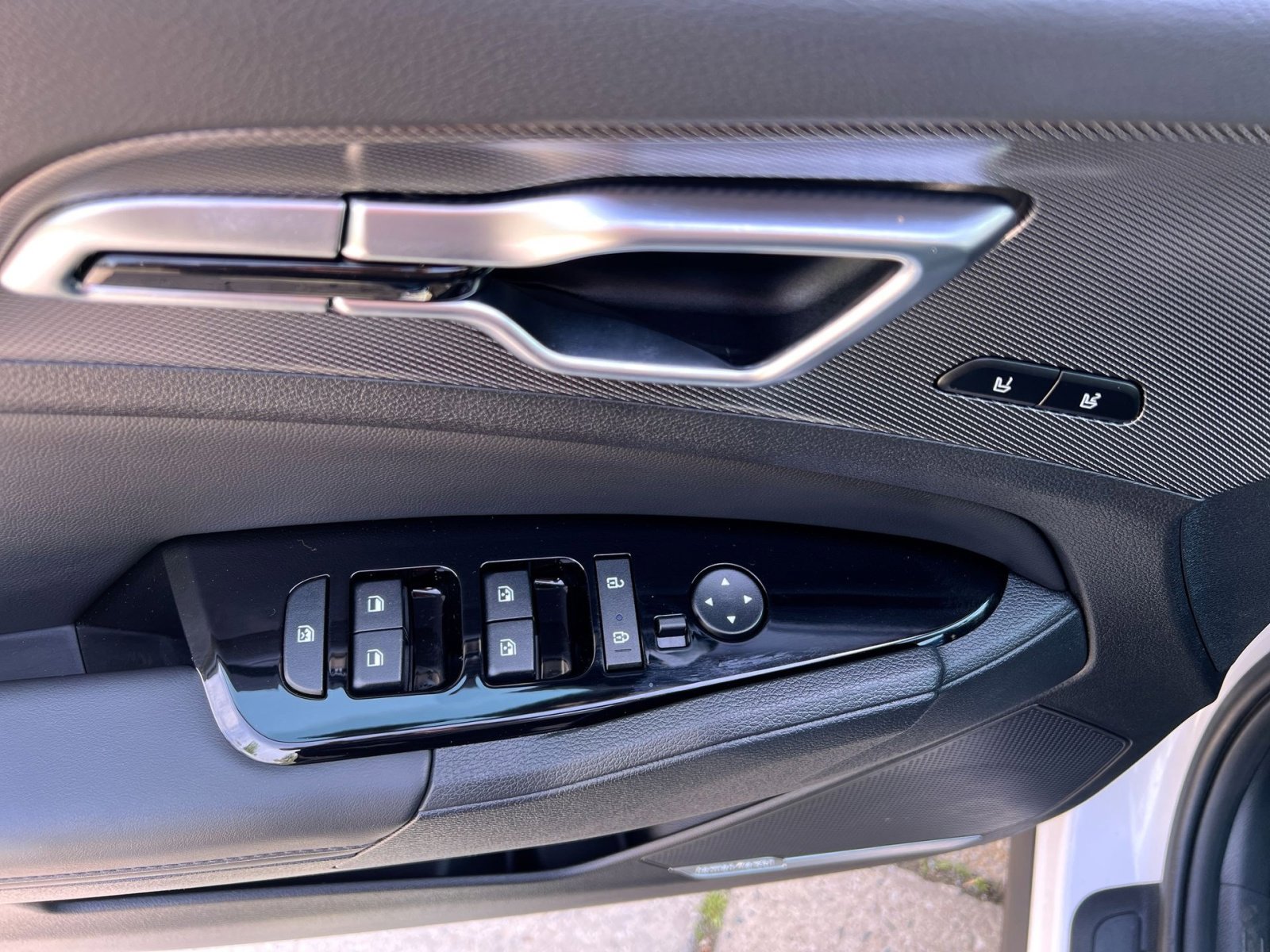 Used 2024 Kia Sportage SX image 35