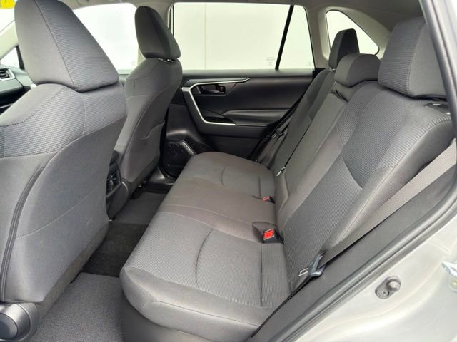 Used 2024 Toyota RAV4 LE AWD/4WD image 19