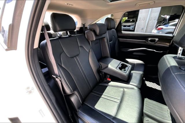 Used 2023 Kia Sorento S w/ Panoramic Sunroof Package FWD image 20