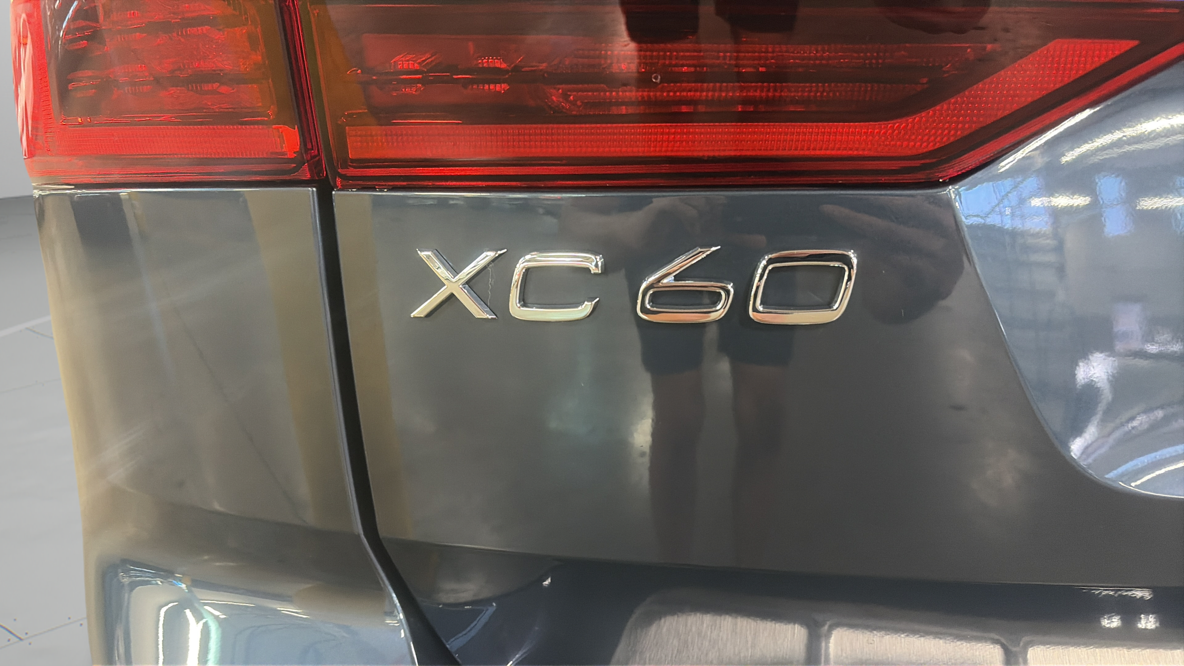 New 2027 Volvo XC60 B5 Plus AWD/4WD image 32