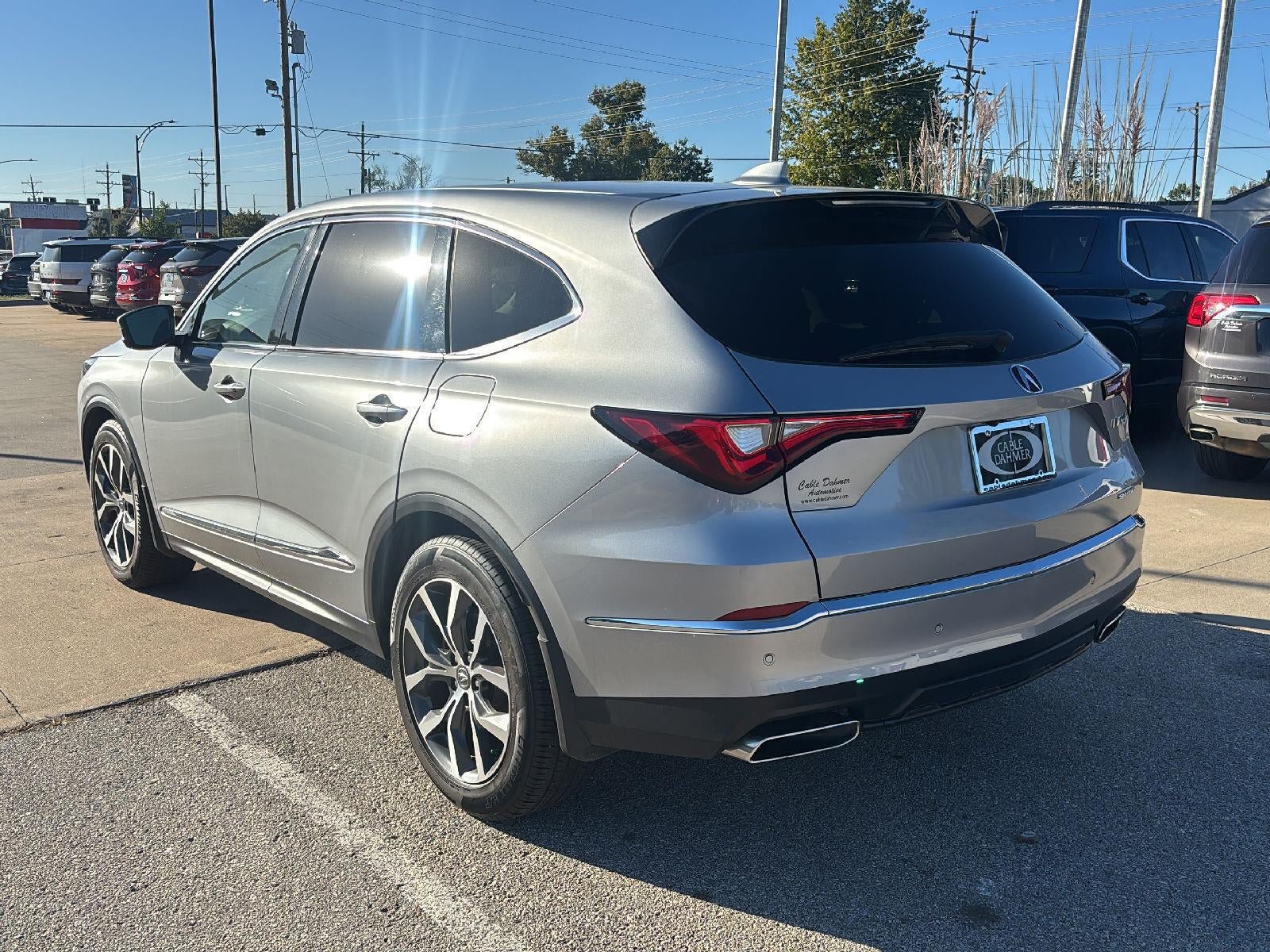 Used 2022 Acura MDX w/ Technology Package AWD/4WD image 4