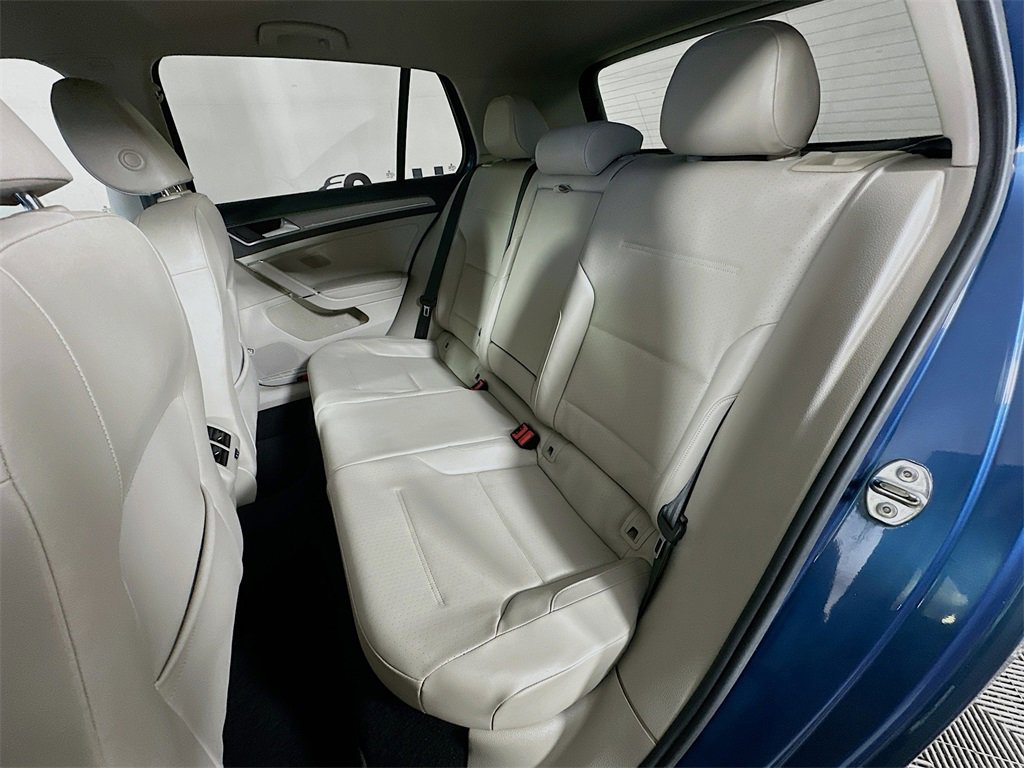 Used 2015 Volkswagen Golf SE w/ Lighting Package image 29