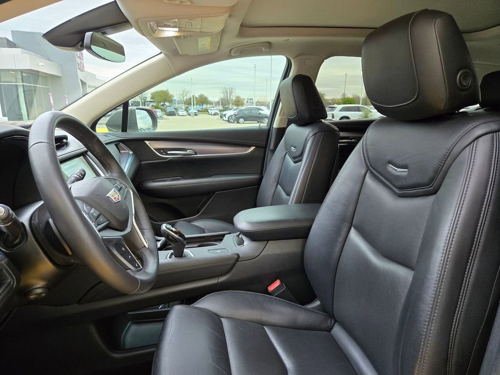 Used 2018 Cadillac XT5 Luxury w/ Driver Awareness Package image 28