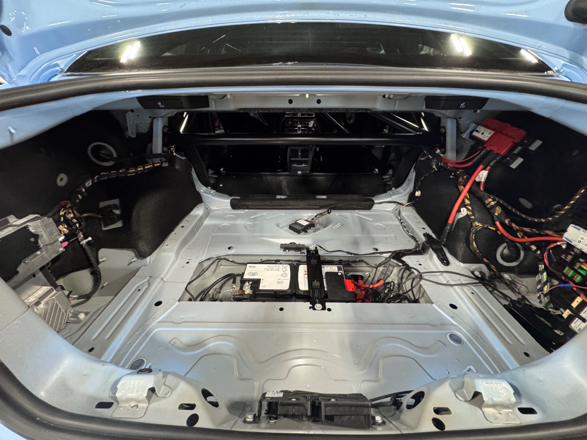Used 2023 BMW M2 w/ Lighting Package RWD image 89
