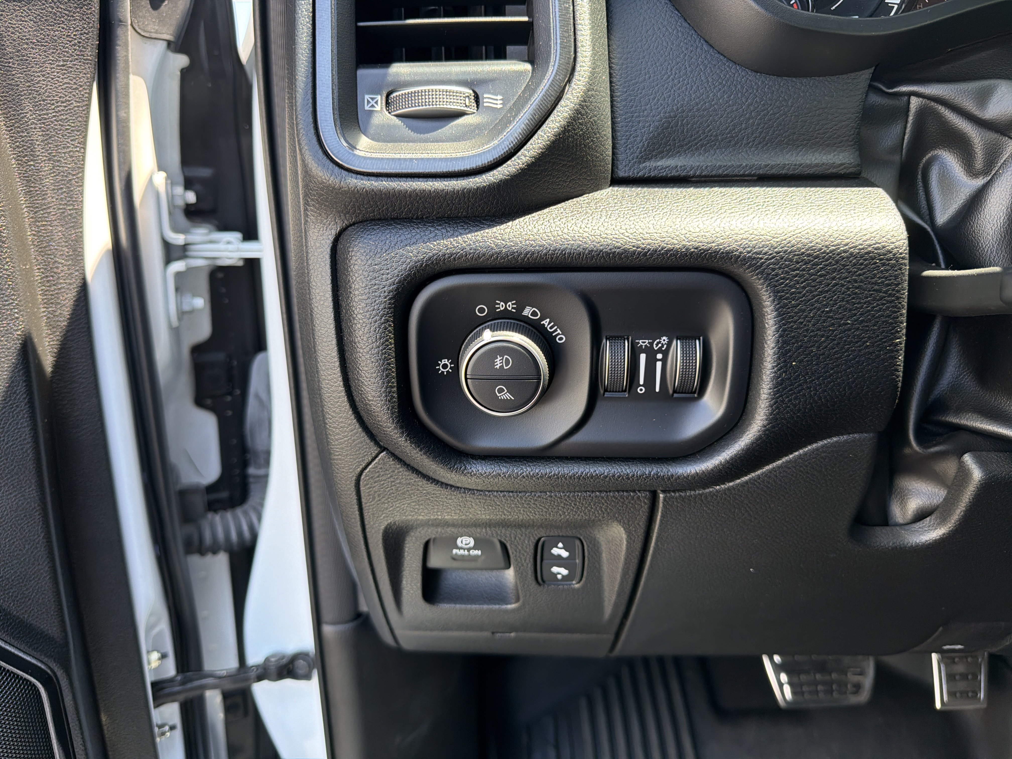 Certified 2022 RAM 1500 Laramie AWD/4WD image 34