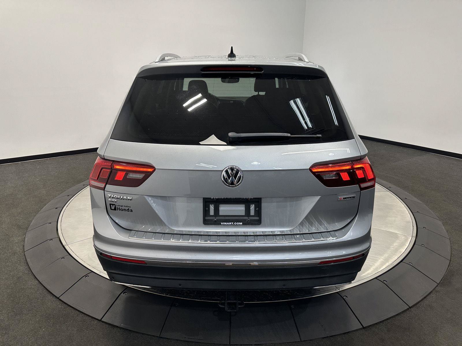Used 2020 Volkswagen Tiguan SEL AWD/4WD image 6