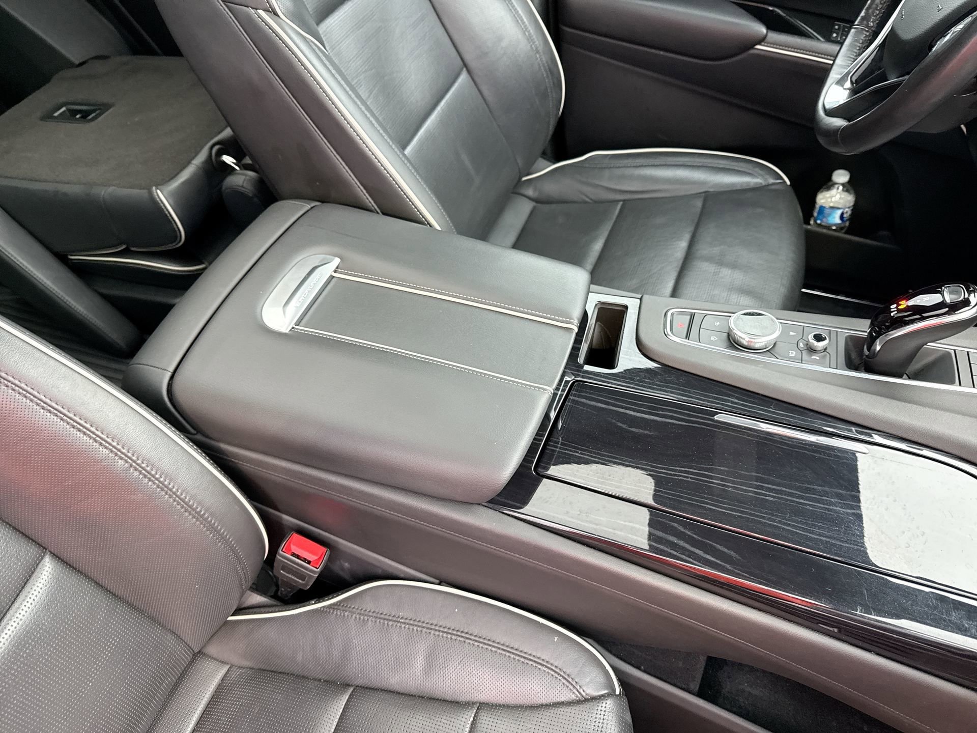 Used 2023 Cadillac Escalade Sport w/ LPO, Floor Liner Package AWD/4WD image 22