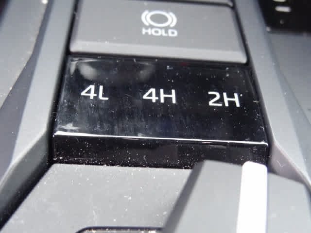 Used 2025 Toyota Tacoma SR5 AWD/4WD image 29