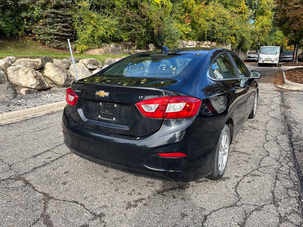 Used 2016 Chevrolet Cruze LT FWD image 4