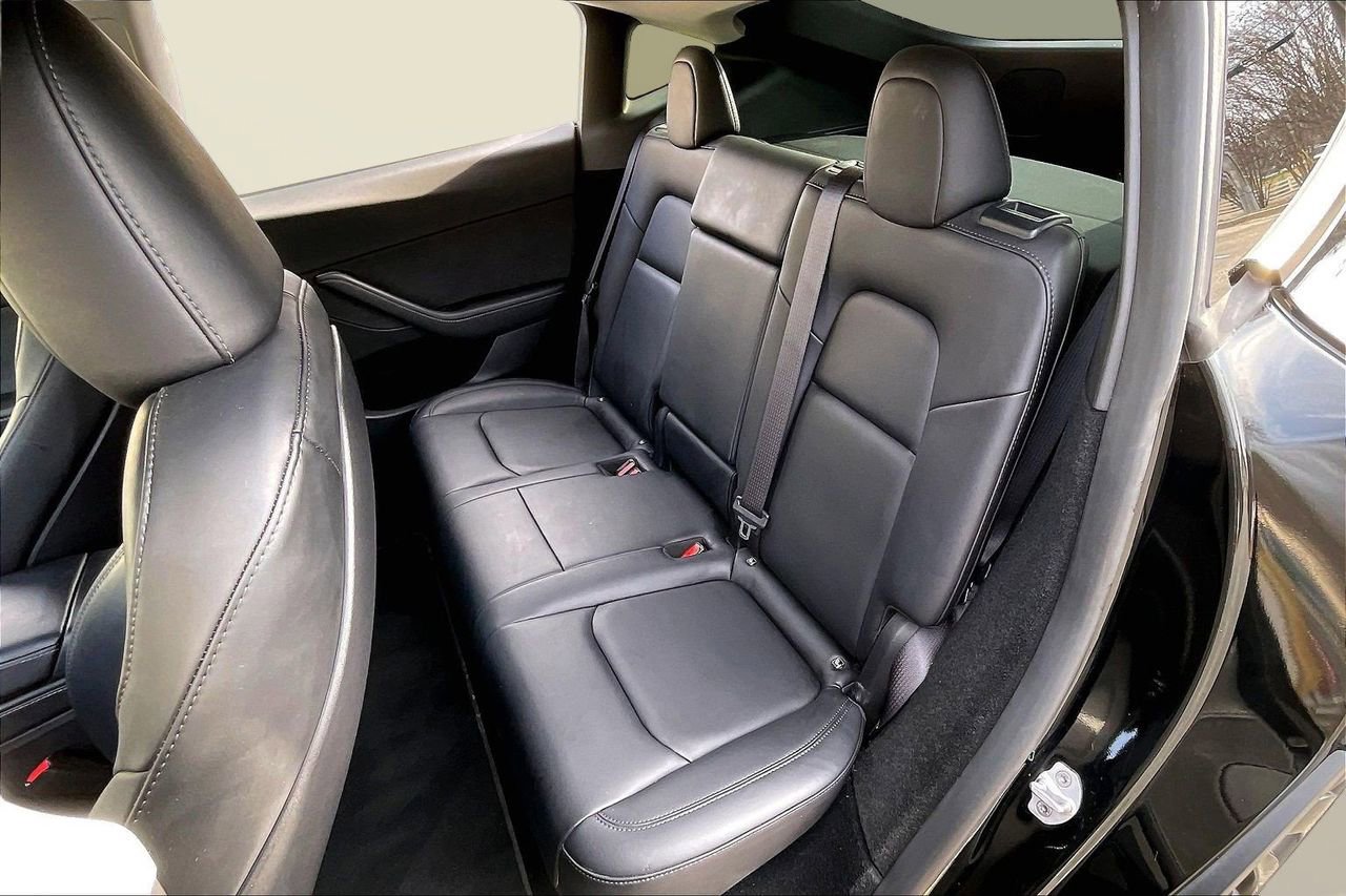 Used 2023 Tesla Model Y Performance image 23