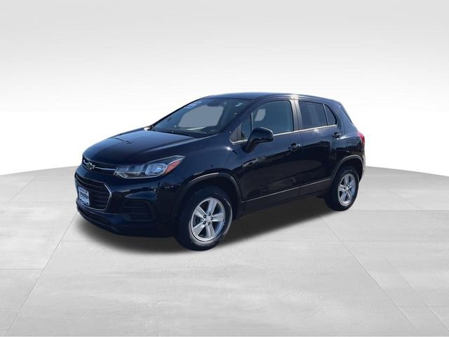 Certified 2022 Chevrolet Trax LS w/ Tint and Cruise Package image 4