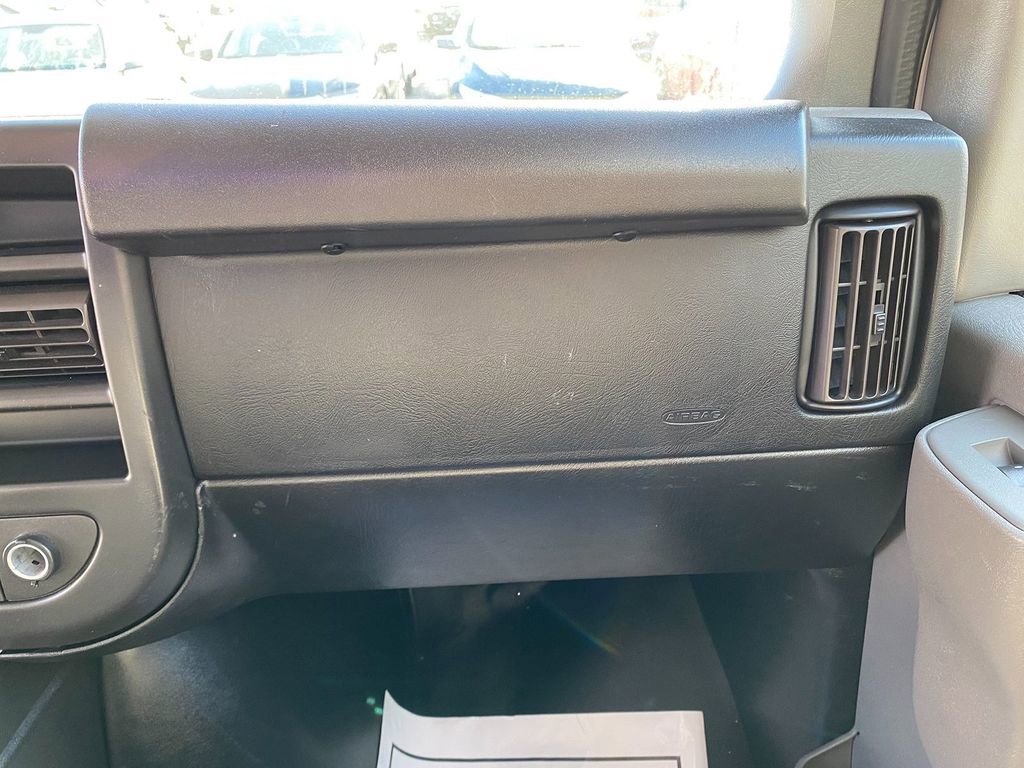 Used 2017 Chevrolet Express 3500 Work Van image 22