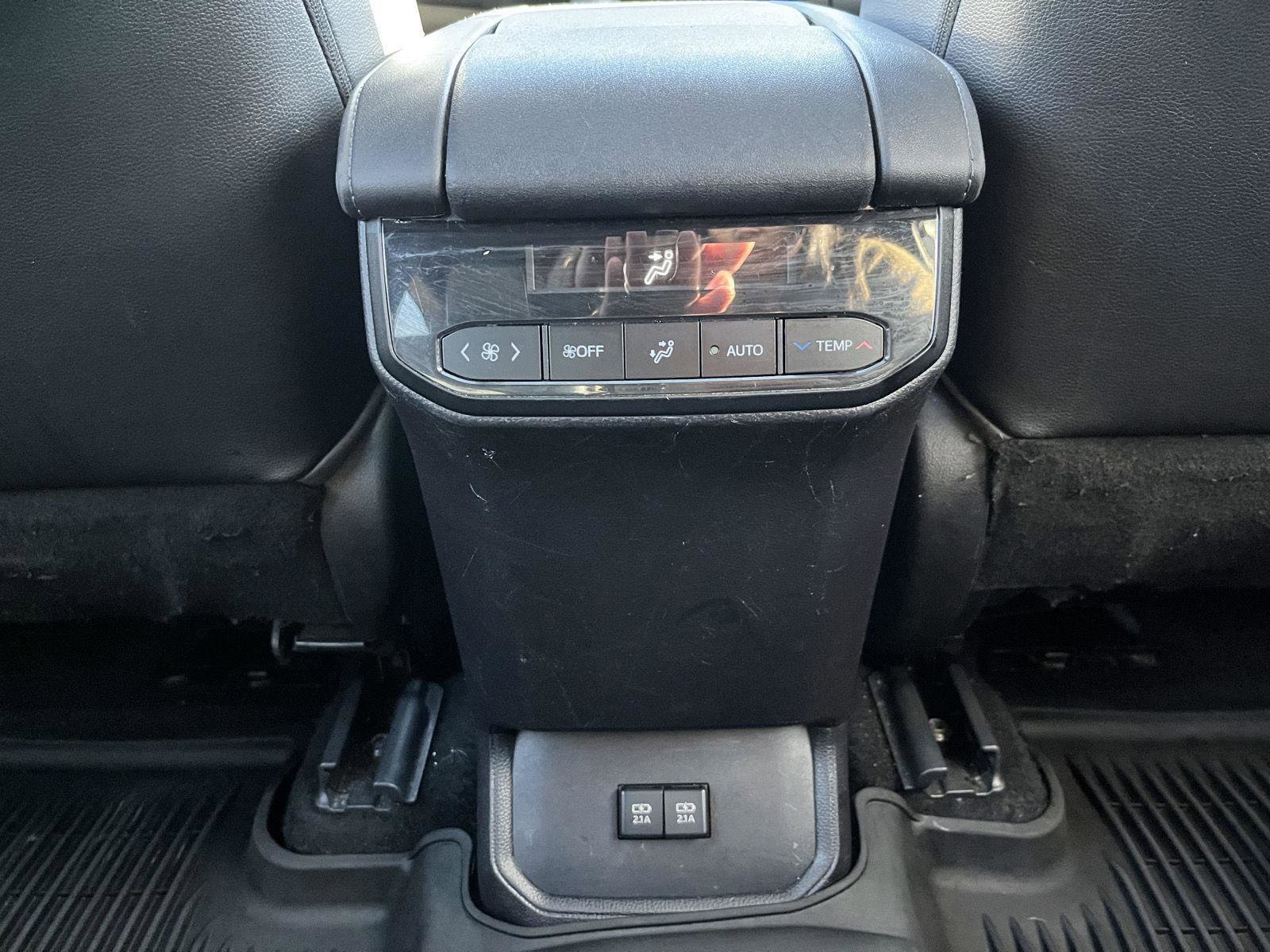 Used 2021 Toyota Highlander XSE image 26