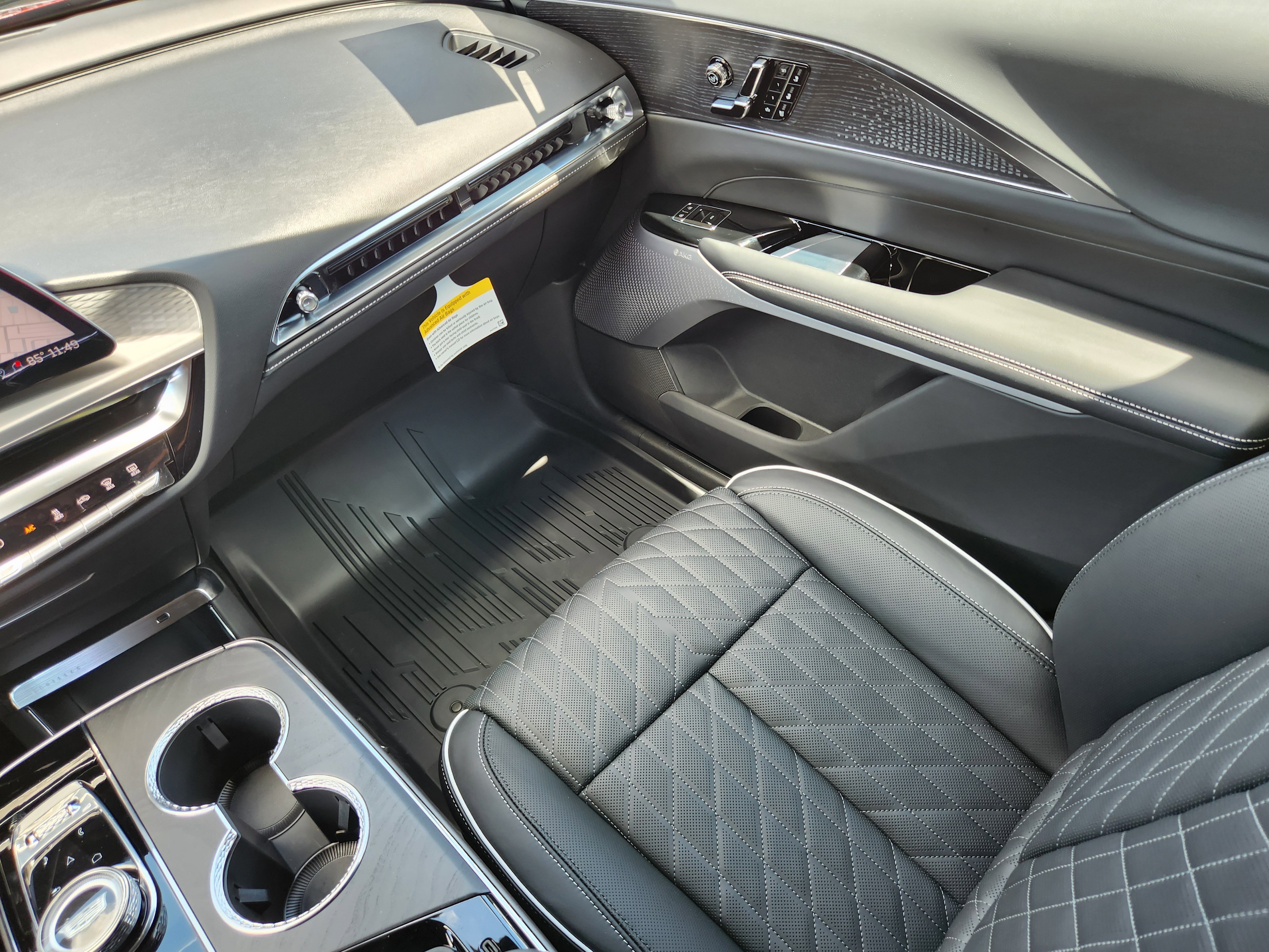 New 2026 Cadillac Lyriq V w/ Exterior Carbon Fiber Package image 17